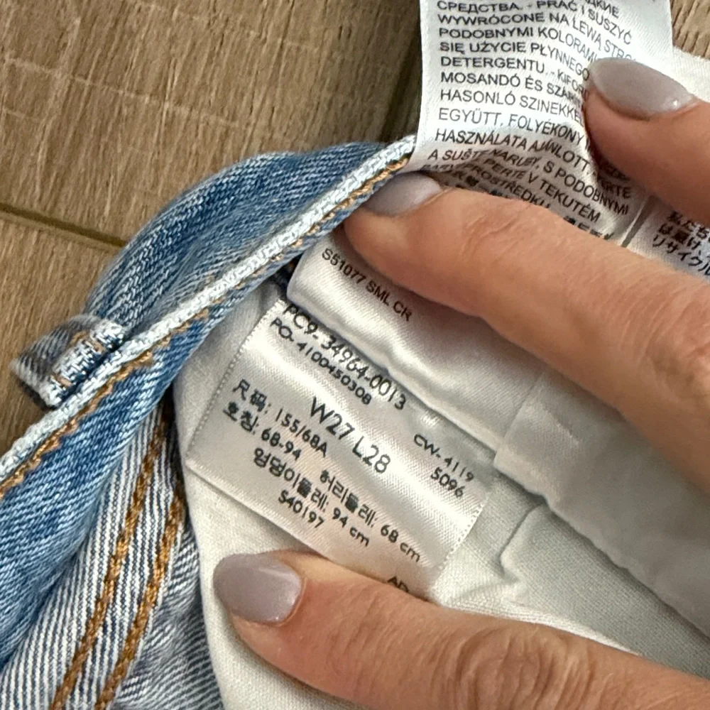 Levi's Wedgie Straight in Authentically Yours size 27x28 - Picture 4 of 5